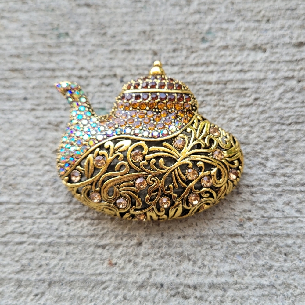 Tea Pot Brooch NWT